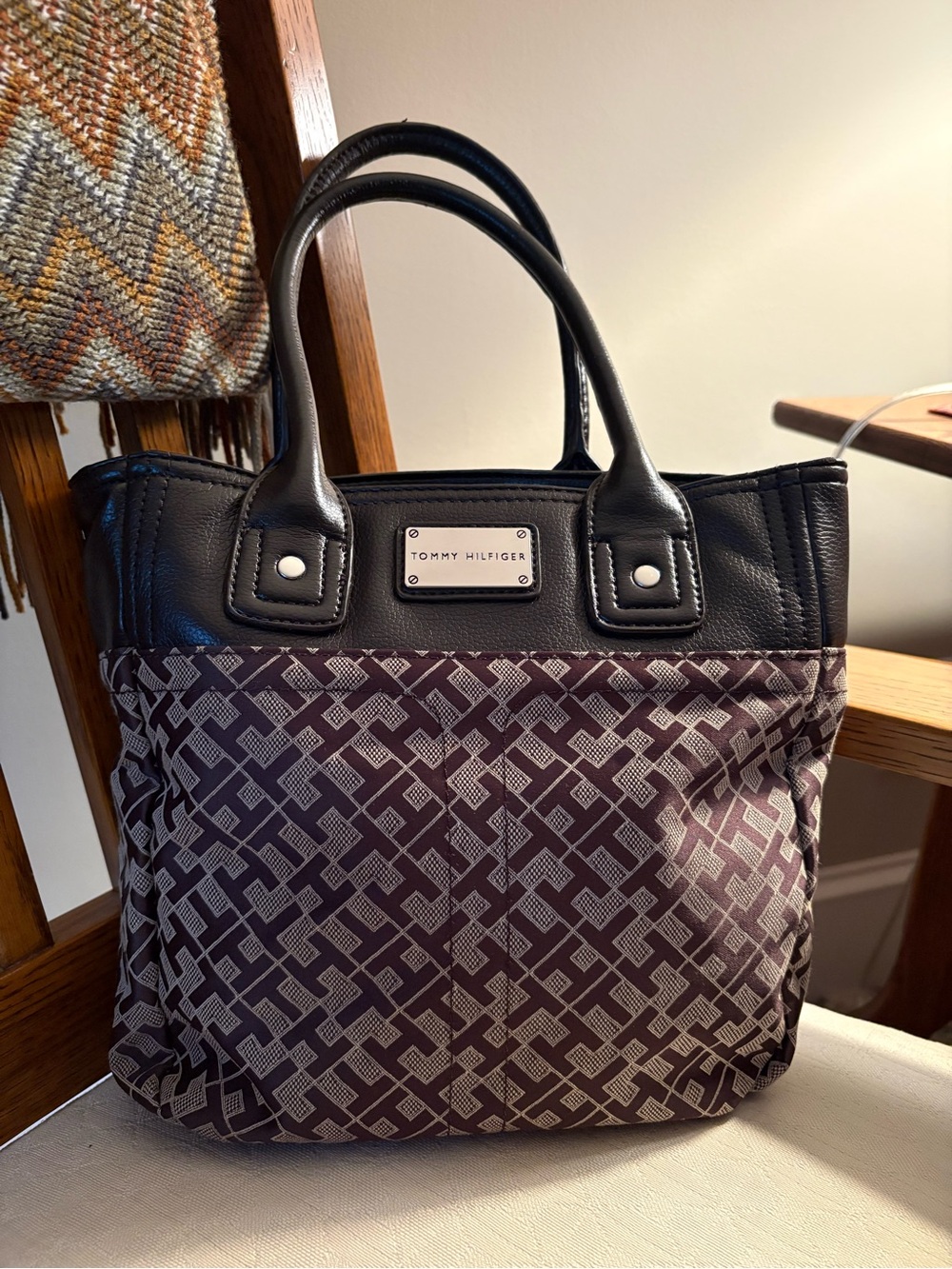 Tommy Hilfiger Black & Plum Patterned Small Tote/Handbag